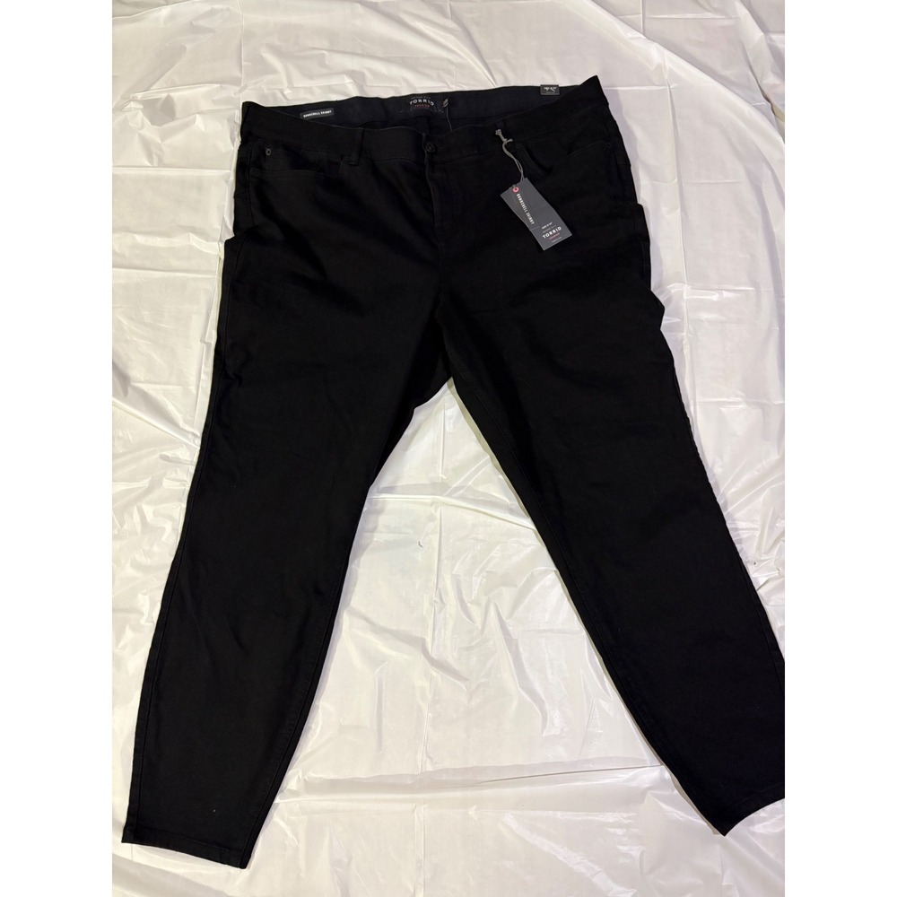 Torrid Bombshell Skinny Jeans NWT size 26 black - Picture 1 of 7